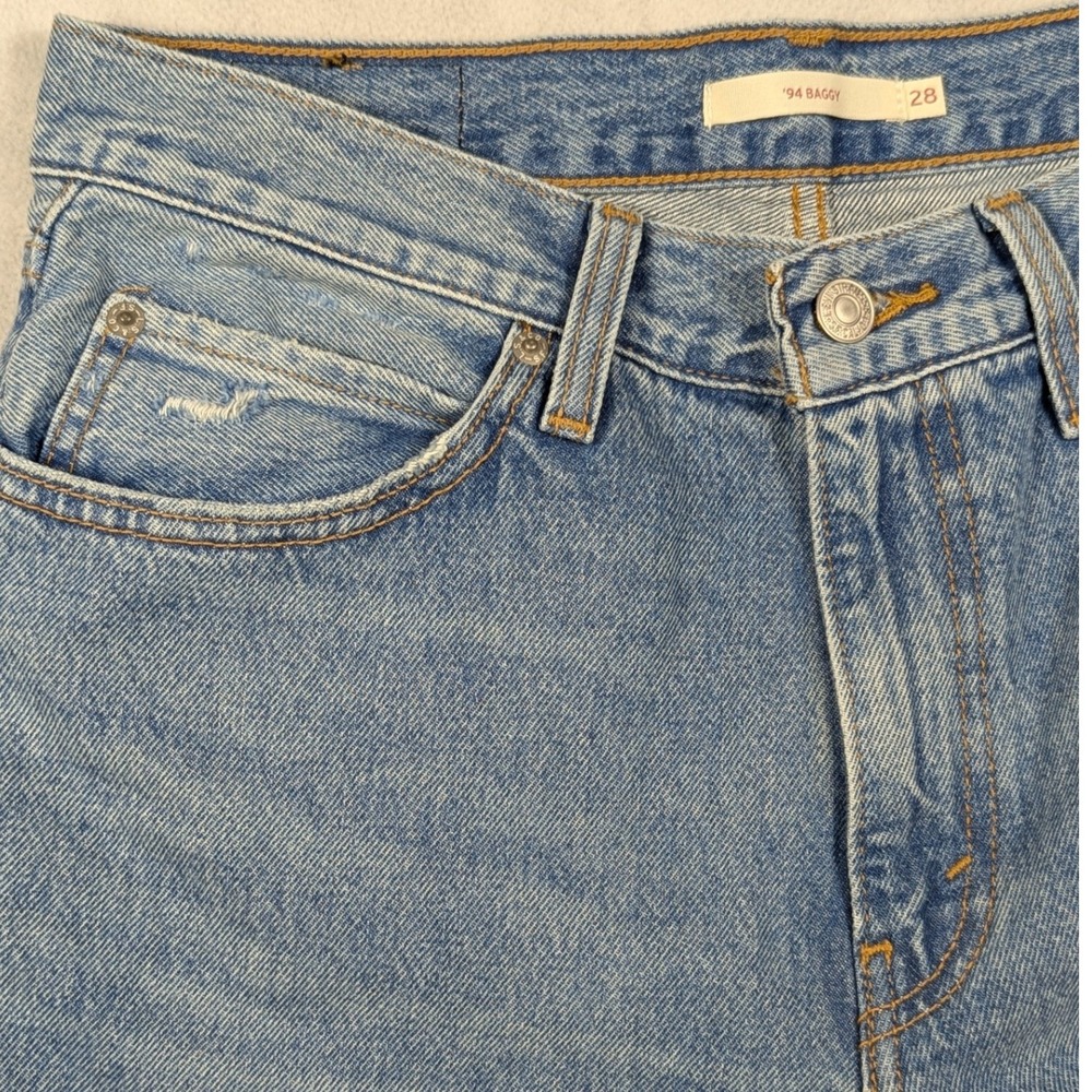 Levis 94 Baggy Jeans Womens 28 Light Wash‎ Distressed Ripped Straight Leg Denim